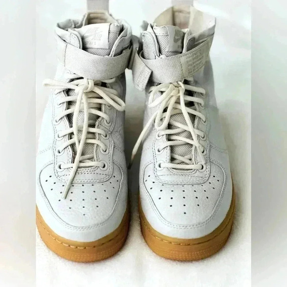 Nike SF Air Force 1 Mid Women’s Size 7 - Picture 2 of 10